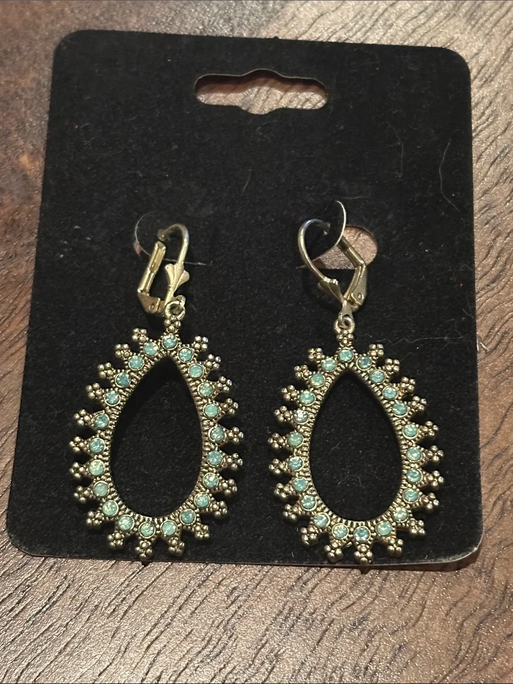 Vintage-Inspired Teardrop Dangle Earrings in Turquoise and Gold